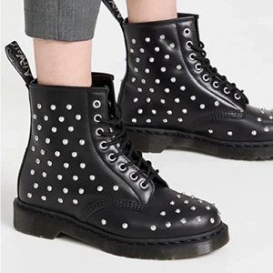 Dr. Martens 1460 Stud Wanama Combat BOOTS Size 7 Black Leather 8-Eye NEW